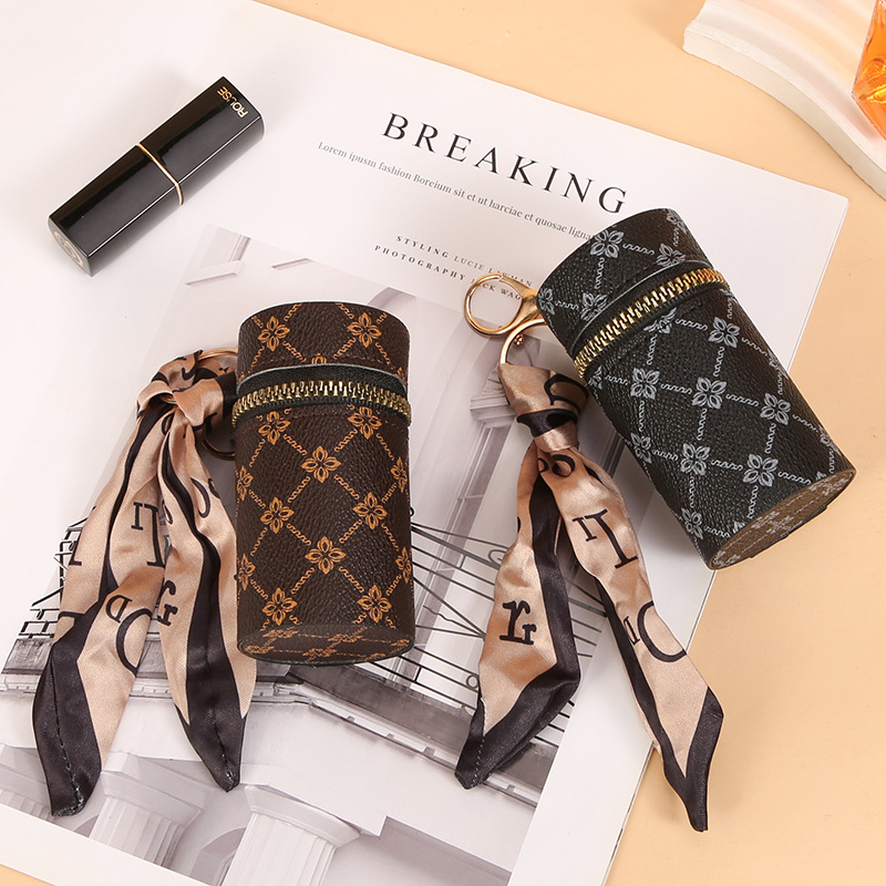 Scarf Pattern Lipstick Keychai - đánh giá và giá Monogram Keychain Leather